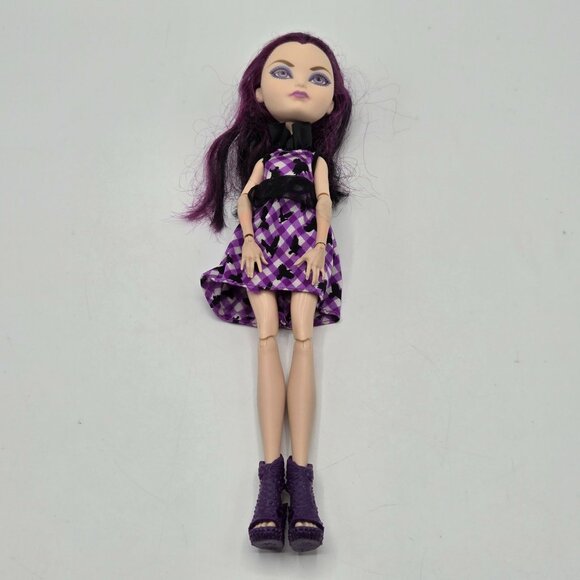 Ever After High Raven Queen Enchanted Picnic Fashion Doll by Mattel - Picture 5 of 6